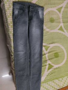 Men&#39; Grey Stylish Jeans