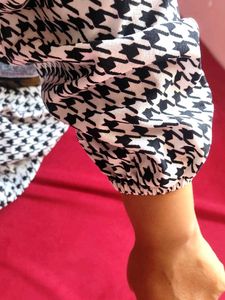 Houndstooth Print Top