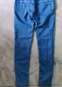 Slim Fit Ankle Length Denim Jeans For Women