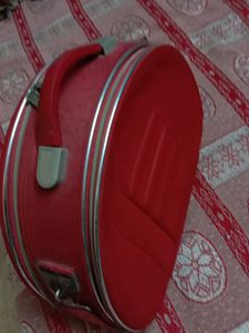 Selling Make Up Box With Excellent Condition