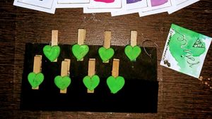 Green Heart Wooden Clips + 4 Polaroids
