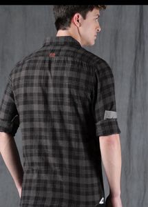 WROGN Men Black &amp; Grey Slim FitCheckedCasual Shi
