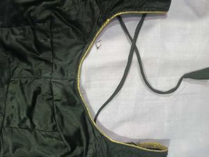 Elegant Black Saree with Blouse