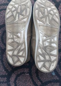 Casual Shoes In Khaki Green Color