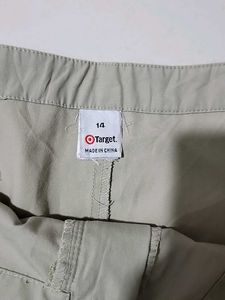 Women&#39;s Khaki Shorts