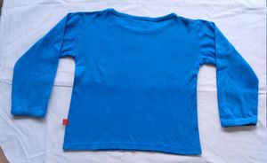 Blue long sleeve Tshirt 💙