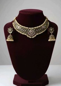 Elegant Antique Necklace Set