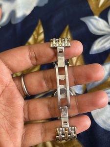 Romanson Vintage Round Watch