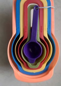 Set of 6 measuring cups