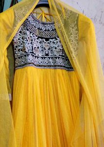 Elegant Yellow Ethnic Gown
