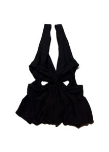Zara cut out top *rare find*      ₹ 750