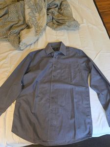 Men's Gray Button-Down Shirt