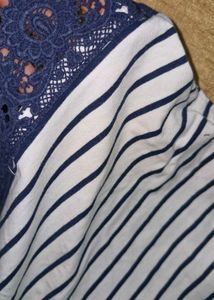 Mast Harbour White Navy Blue strip tee w lace trim