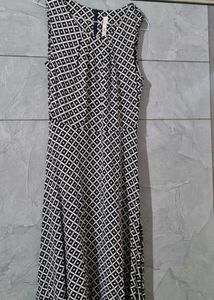 Stella Morgan Patterned Black & White Dress