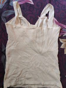 Stretchable White Sleeveless Top
