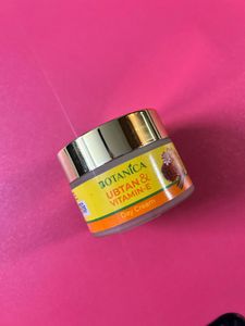 Botanica Ubtan & Vitamin-E Day Cream