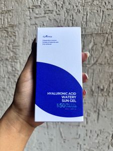 Isntree Hyaluronic Acid Watery Sun Gel