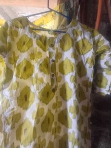 Green &amp; White Print Top