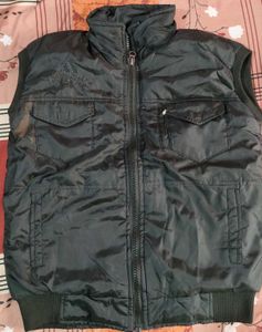 Sleevless Jacket