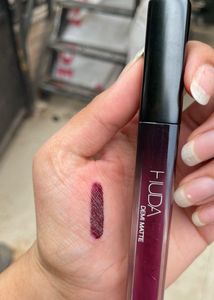 Huda Beauty Demi Matte Lipstick