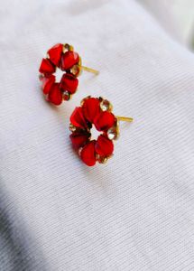 Red pearl stud