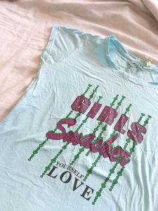 Woman&#39;s Printed Tshirt