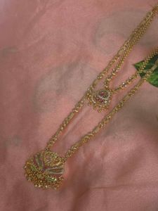 Elegant Gold-Tone Necklace