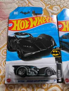 Hot Wheels Batmobile &amp; Ravenger Combo Set