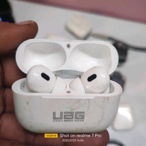 Multiple Buds And Charging Cases