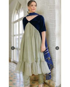 🌿 Elegant Velvet Dupatta Set 🌿