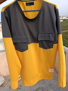 Yellow tshirt crocodile