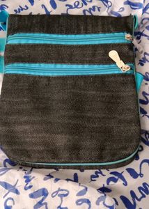 Sling Bags Of Combo Colours, 🟣 And 🔵 With 4 Big Compartments With 1 Small Compartment Also With Adjustable Straps Zips At Good Condition Material Is Soft And Flexible
