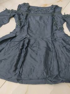 Ladies Cold Shoulder Top