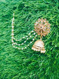 New Goldn Jhumka With Earrings