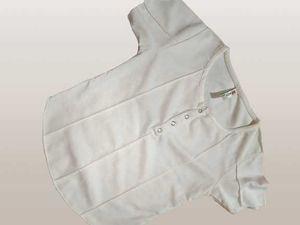Button Design Plain White Top