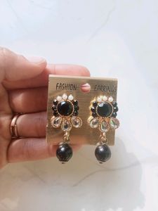 Combo of 2 Ethnic Earrings ✨🖤