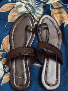 Kolhapuri slipper