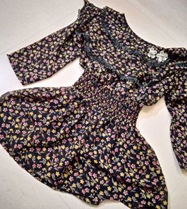 Softgirlyy Sheer Floral croptop