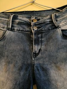 Distressed Denim Capris