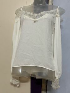 SHEIN branded Lace Trim Shoulder Top