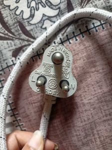 Syska Dry Iron for Wrinkle Free Clothes