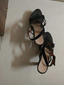 Women’s Black Heels – Comfortable &amp; Stylish