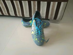 Vector X Soccer Cleats - Geometric Design
