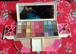 HILARYRHODA Makeup Kit