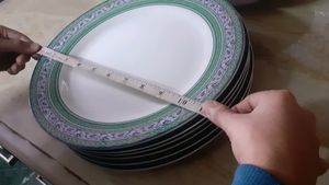 Kanch Ka Dinner Set...