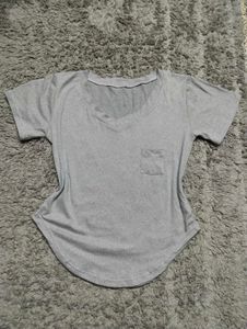 Savana V-Neck Tee shirt