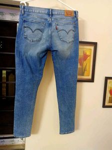Women&#39;s Levis 710 Super Skinny Jeans