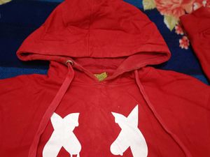 Red and cute huddiiiiee❤️❤️