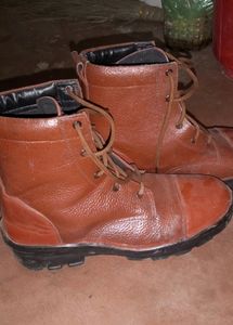 New Jordan Boot And One Sunglass Free Onle One Tima Used
