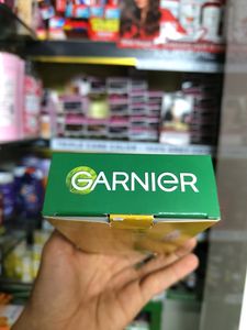 Garnier Vitamin C Serum (Get) Free Face Wash ₹125